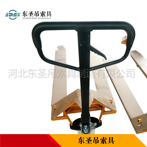 手動(dòng)地牛廠家研發(fā)加強(qiáng)版技術(shù)升級手動(dòng)叉車產(chǎn)品展示--河北東圣吊索具制造有限公司--手動(dòng)叉車|液壓堆高車|石材夾具|小型攪拌機(jī)