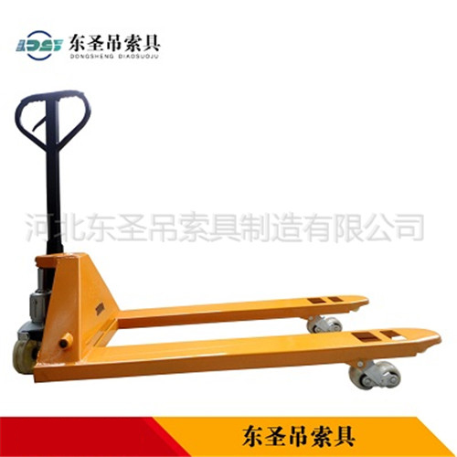 5t手動(dòng)叉車側(cè)面整機(jī)展示圖--河北東圣吊索具制造有限公司--小型攪拌機(jī)|石材夾具|液壓堆高車|手動(dòng)叉車