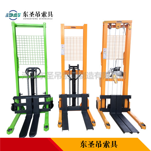 小型手動液壓堆高車使用輕巧便捷與設計方案何關系？--河北東圣吊索具制造有限公司--小型攪拌機|石材夾具|液壓堆高車|手動叉車