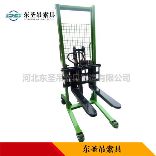 液壓手動搬運車側面產(chǎn)品展示--河北東圣吊索具制造有限公司--液壓堆高車|手動叉車|小型攪拌機|石材夾具